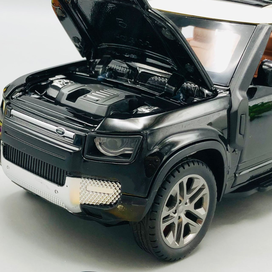 Land Rover Defender RC 1:22 Diecast Model Car with Smoke & LED Lights