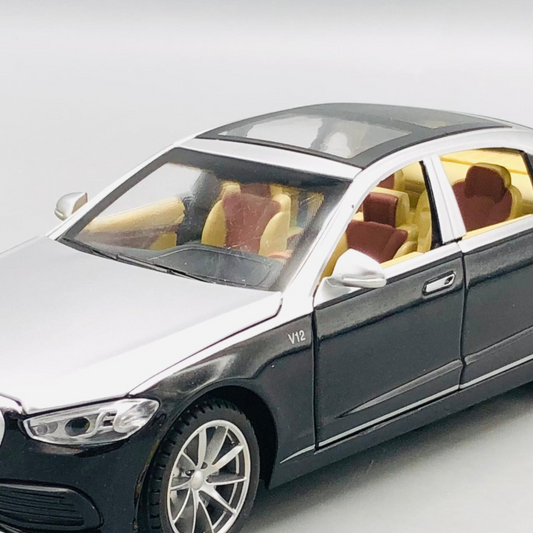 Mercedes-Maybach RC 1:22 Diecast Luxury Model Car with Smoke & LED Lights